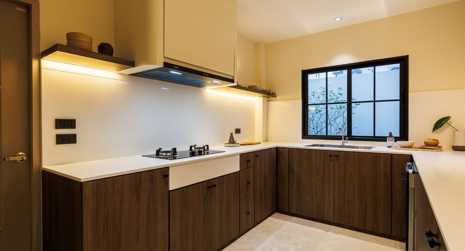 Casa en alquiler y en venta de 5 habitaciones en Mueang Chiang Mai, Chiang Mai