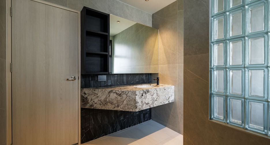 Casa en alquiler y en venta de 5 habitaciones en Mueang Chiang Mai, Chiang Mai