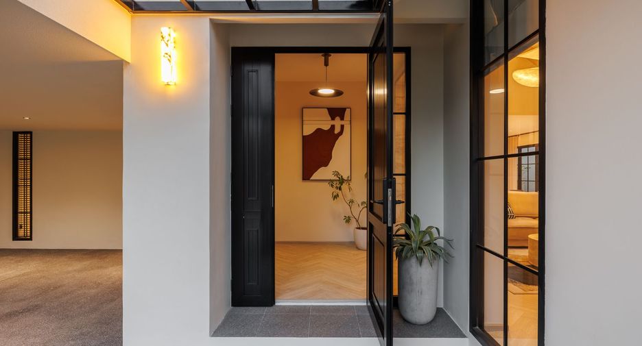 Casa en alquiler y en venta de 5 habitaciones en Mueang Chiang Mai, Chiang Mai