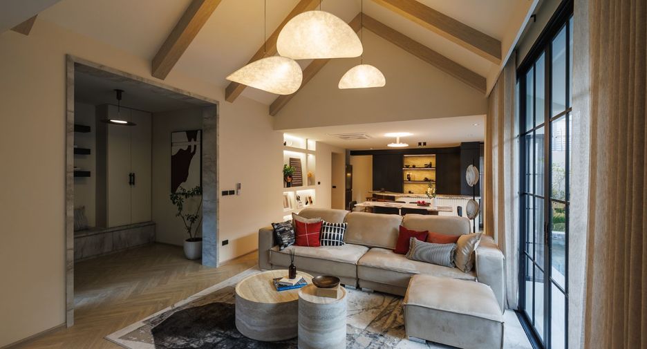 Casa en alquiler y en venta de 5 habitaciones en Mueang Chiang Mai, Chiang Mai