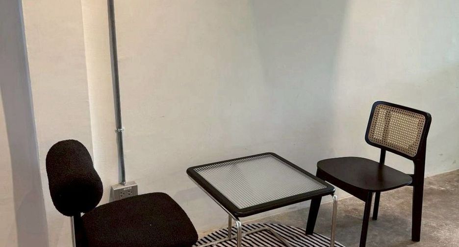 For rent そして for sale retail Space in Phra Khanong, Bangkok