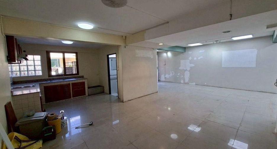 Gewerbefläche zur Miete in Watthana, Bangkok
