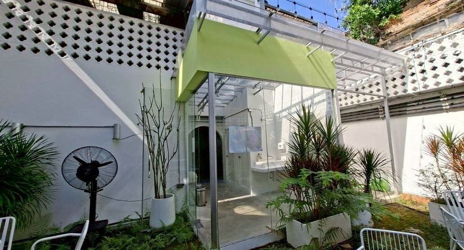 Gewerbefläche zur Miete in Phra Khanong, Bangkok