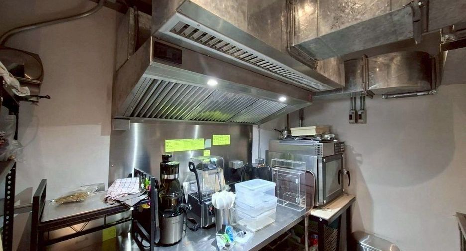 Gewerbefläche zur Miete in Phra Khanong, Bangkok