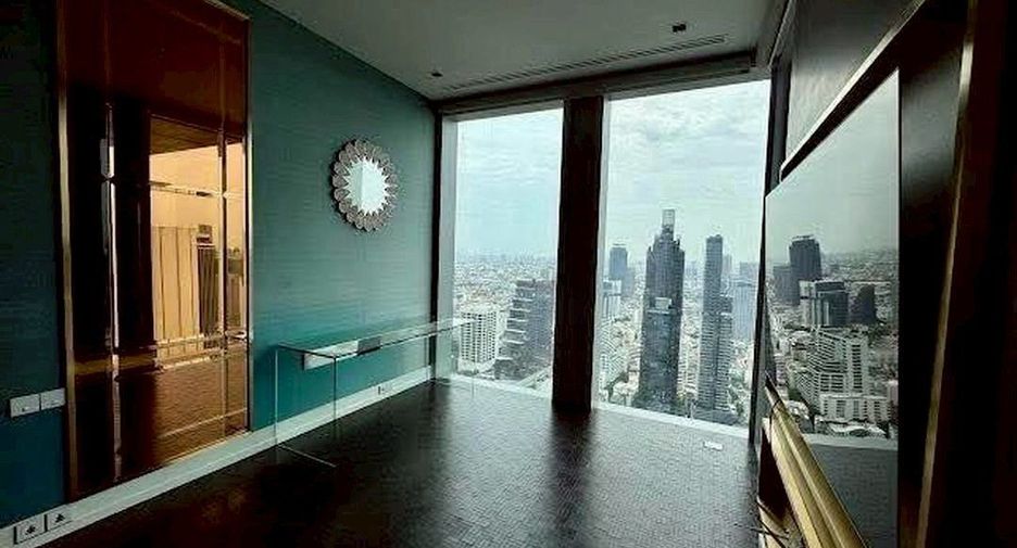 For rent 4 bedrooms condo in Sathon, Bangkok