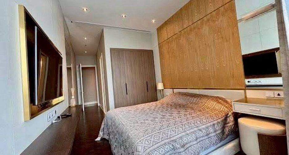 For rent 4 bedrooms condo in Sathon, Bangkok