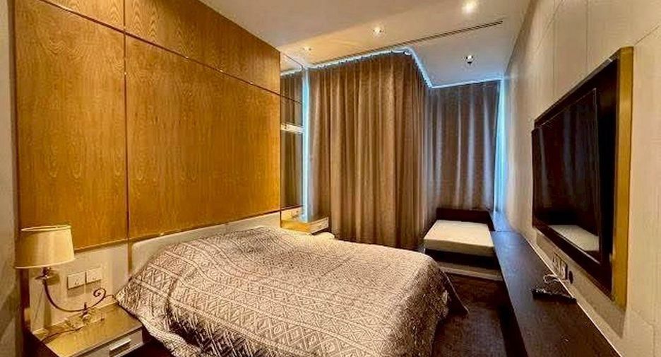 For rent 4 bedrooms condo in Sathon, Bangkok