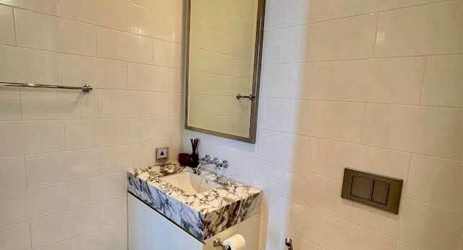 For rent 4 bedrooms condo in Sathon, Bangkok