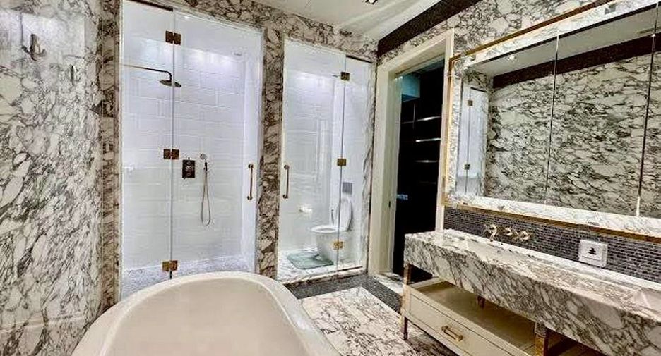 For rent 4 bedrooms condo in Sathon, Bangkok
