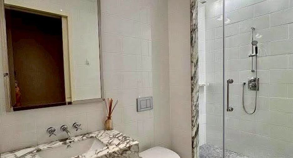 For rent 4 bedrooms condo in Sathon, Bangkok