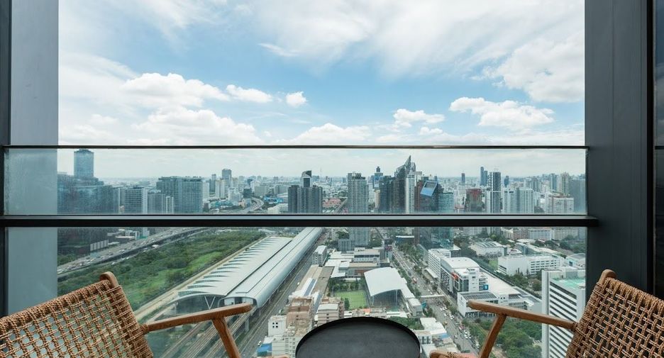 Wohnung zur Miete und zum Kauf mit 2 Zimmer in Watthana, Bangkok