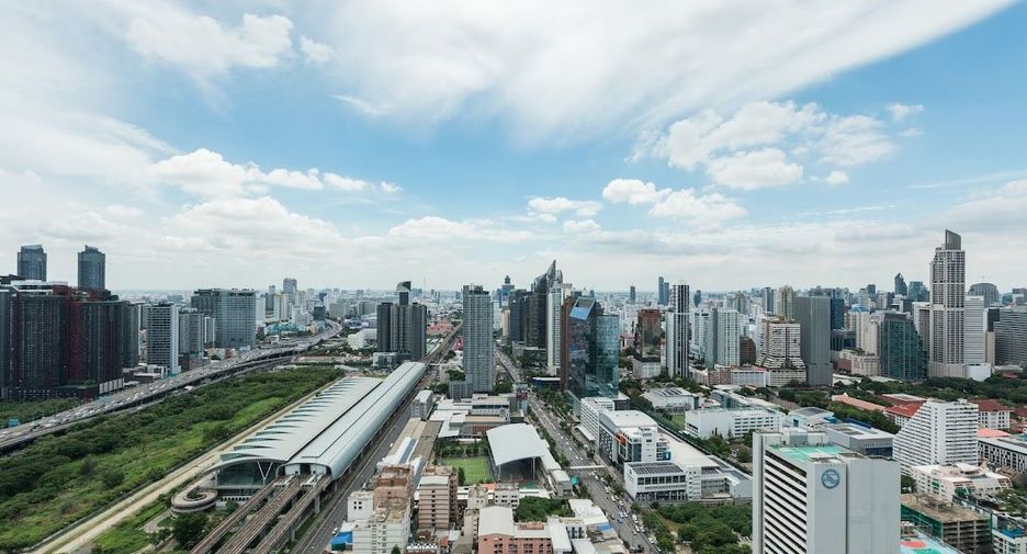 Wohnung zur Miete und zum Kauf mit 2 Zimmer in Watthana, Bangkok