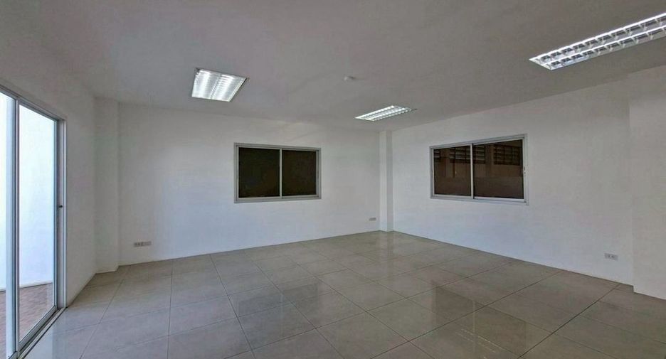 For rent warehouse in Mueang Samut Prakan, Samut Prakan
