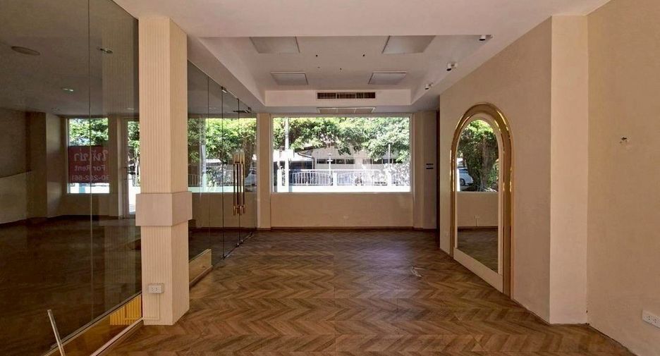 For rent retail Space in Khlong Toei, Bangkok