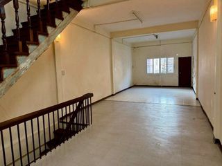 For rent retail Space in Khlong Toei, Bangkok