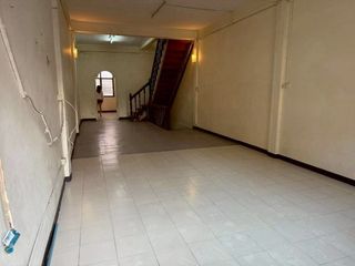 For rent retail Space in Khlong Toei, Bangkok