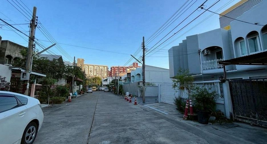For rent 3 bedrooms house in Suan Luang, Bangkok
