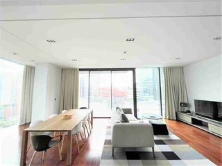 For sale 2 bedrooms condo in Khlong Toei, Bangkok