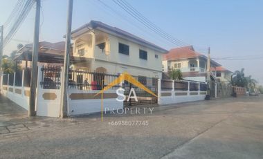 For rent 5 bedrooms villa in East Pattaya, Pattaya