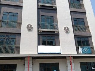 For sale 1 bed retail Space in Wang Thonglang, Bangkok