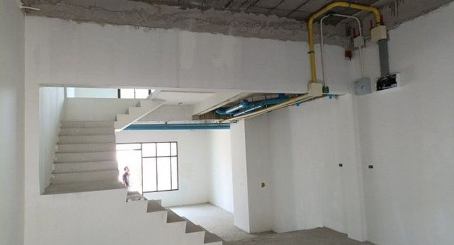 Продажа 1 кровать торговое помещение в Щанг Тхонгланг, Бангкок