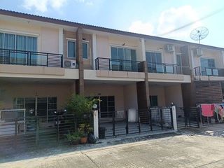 Reihenhaus zum Kauf mit 3 Zimmer in Nong Chok, Bangkok