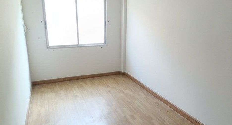 For sale 3 bedrooms townhouse in Nong Chok, Bangkok