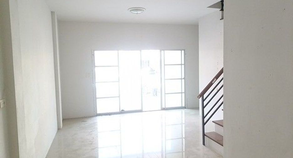 For sale 3 bedrooms townhouse in Nong Chok, Bangkok