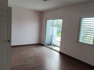 Reihenhaus zum Kauf mit 3 Zimmer in Nong Chok, Bangkok