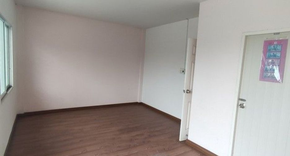 For sale 3 bedrooms townhouse in Nong Chok, Bangkok