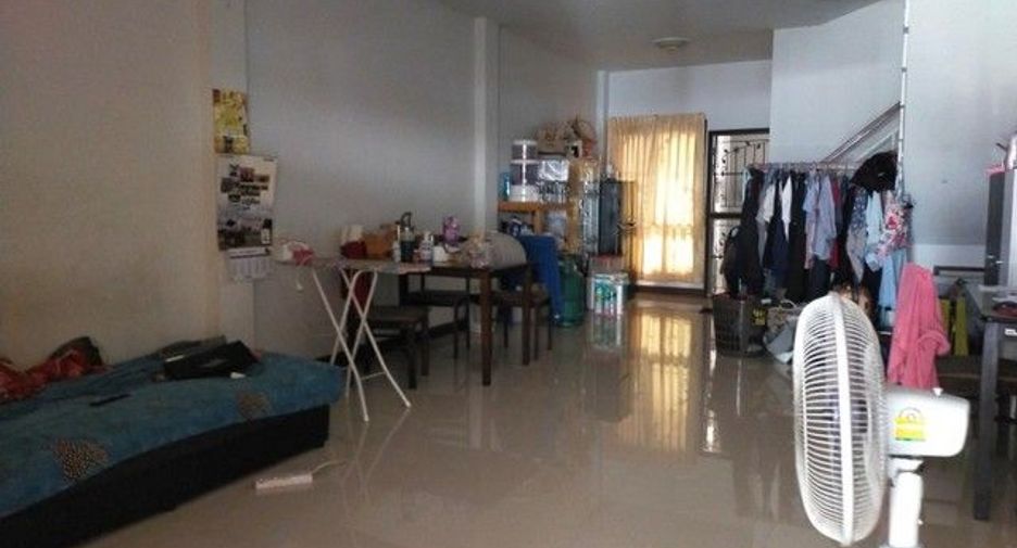 For sale 3 bedrooms townhouse in Nong Chok, Bangkok