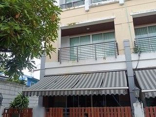 Reihenhaus zum Kauf mit 3 Zimmer in Phasi Charoen, Bangkok