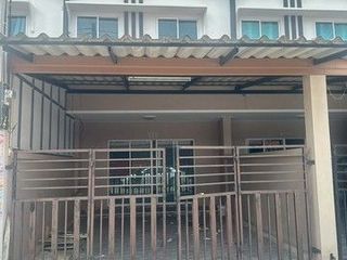 Reihenhaus zum Kauf mit 1 Zimmer in Bang Len, Nakhon Pathom