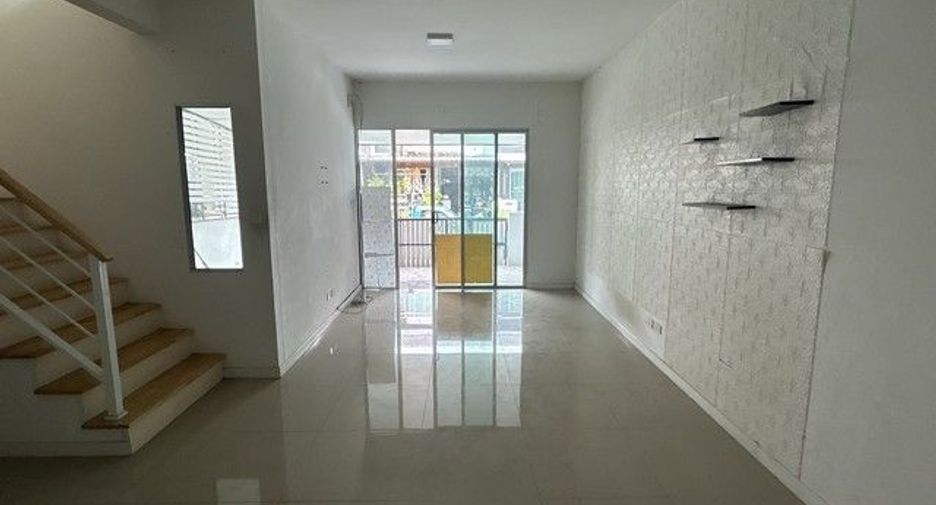 For sale 3 bedrooms townhouse in Nong Chok, Bangkok