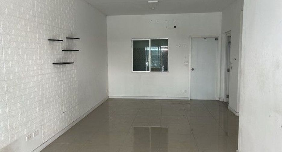 For sale 3 bedrooms townhouse in Nong Chok, Bangkok