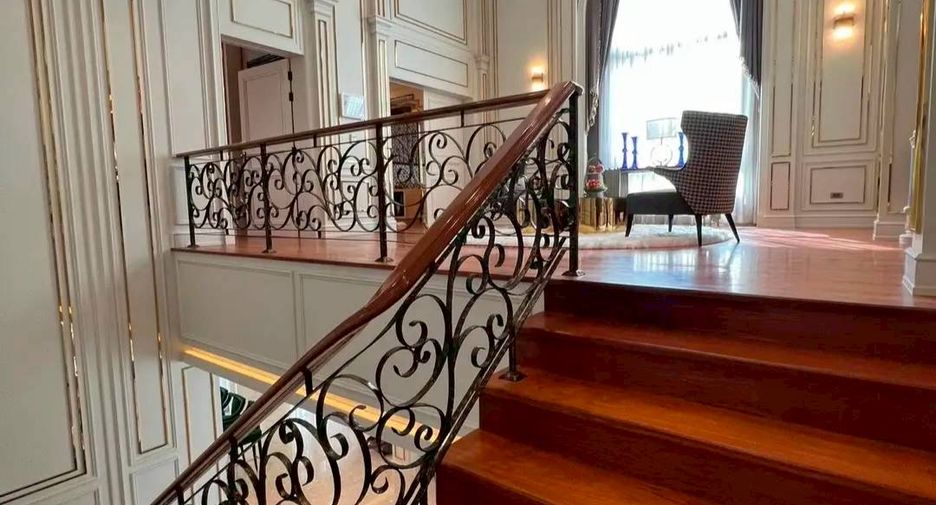 For rent and for sale 4 bedrooms house in Thawi Watthana, Bangkok