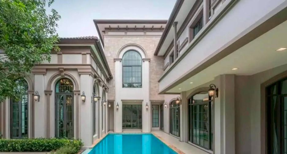 For rent and for sale 4 bedrooms house in Thawi Watthana, Bangkok