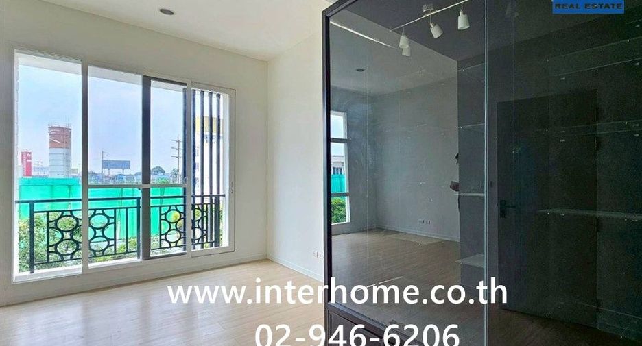 Casa adosada en venta de 3 habitaciones en Suan Luang, Bangkok