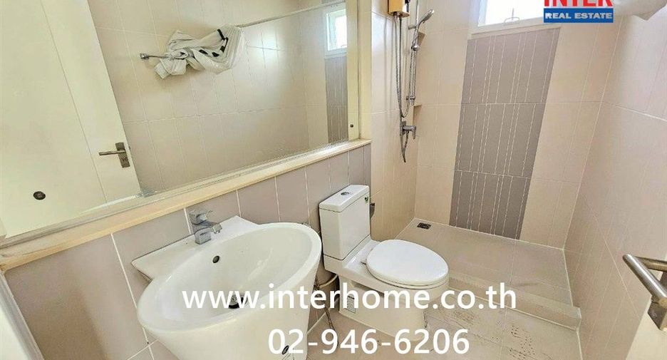 Casa adosada en venta de 3 habitaciones en Suan Luang, Bangkok