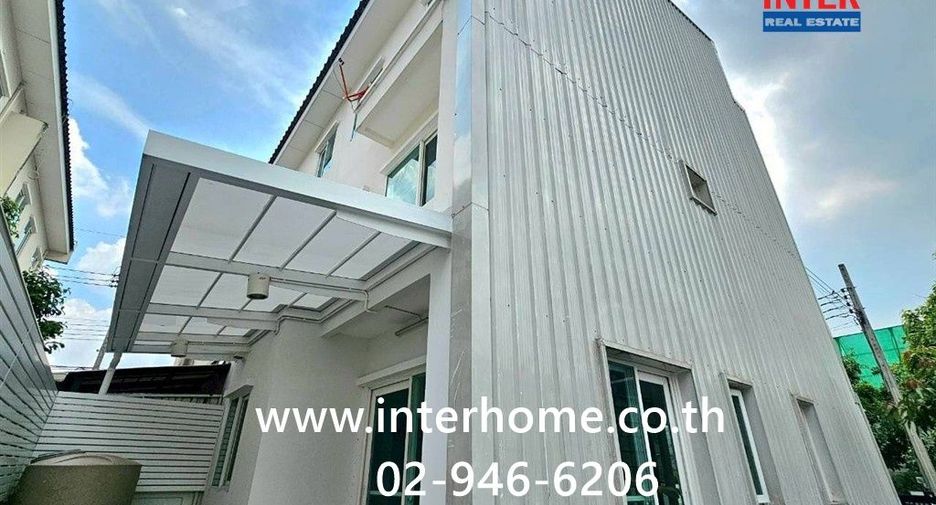 Casa adosada en venta de 3 habitaciones en Suan Luang, Bangkok