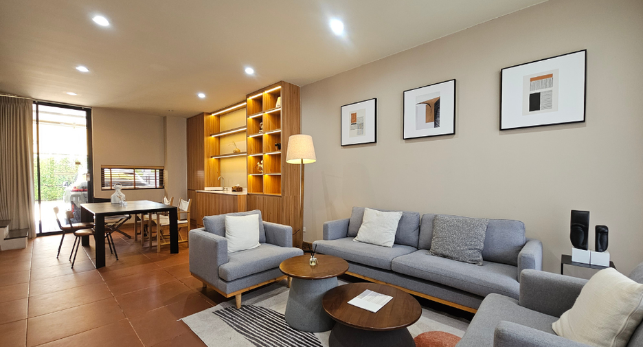 For rent 2 bedrooms townhouse in Bang Khen, Bangkok