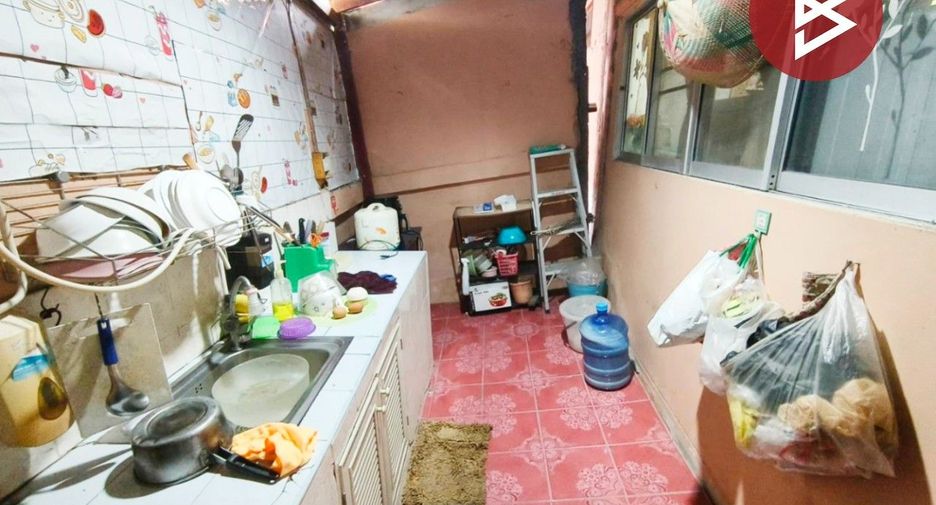 For sale 2 bedrooms townhouse in Bang Sao Thong, Samut Prakan