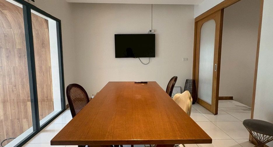 For rent retail Space in Khlong Toei, Bangkok