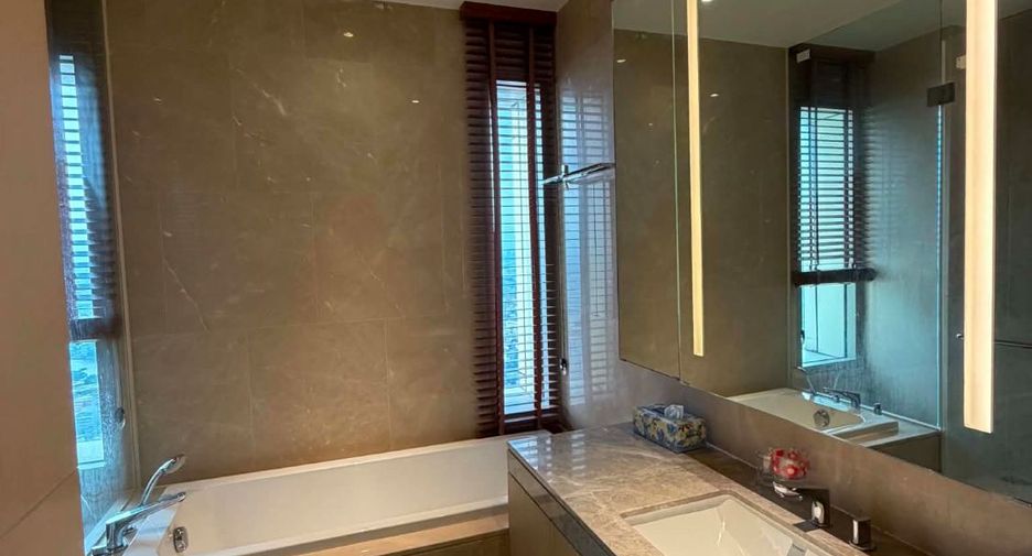 For sale 3 bedrooms condo in Khlong San, Bangkok