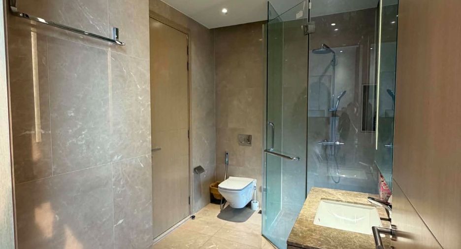 For sale 3 bedrooms condo in Khlong San, Bangkok