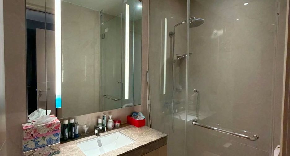 For sale 3 bedrooms condo in Khlong San, Bangkok