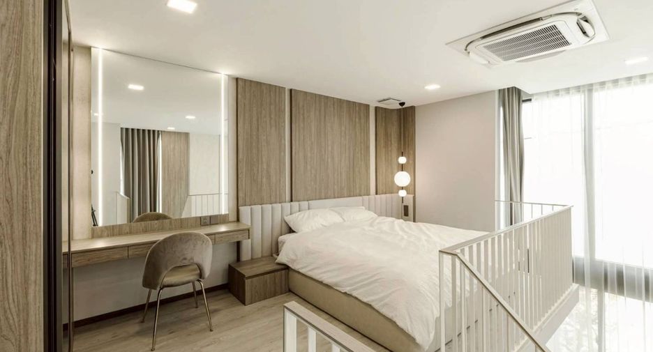 For rent and for sale 4 bedrooms house in Saphan Sung, Bangkok