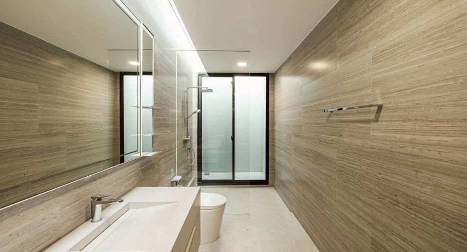 For rent and for sale 4 bedrooms house in Saphan Sung, Bangkok