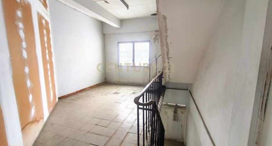 Gewerbefläche zum Kauf mit 4 Zimmer in Chatuchak, Bangkok