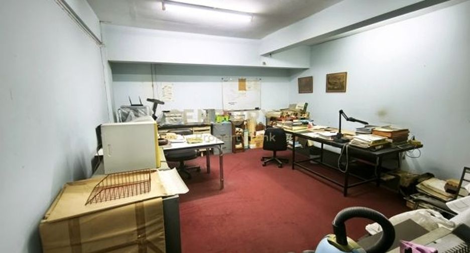 Gewerbefläche zum Kauf mit 4 Zimmer in Chatuchak, Bangkok